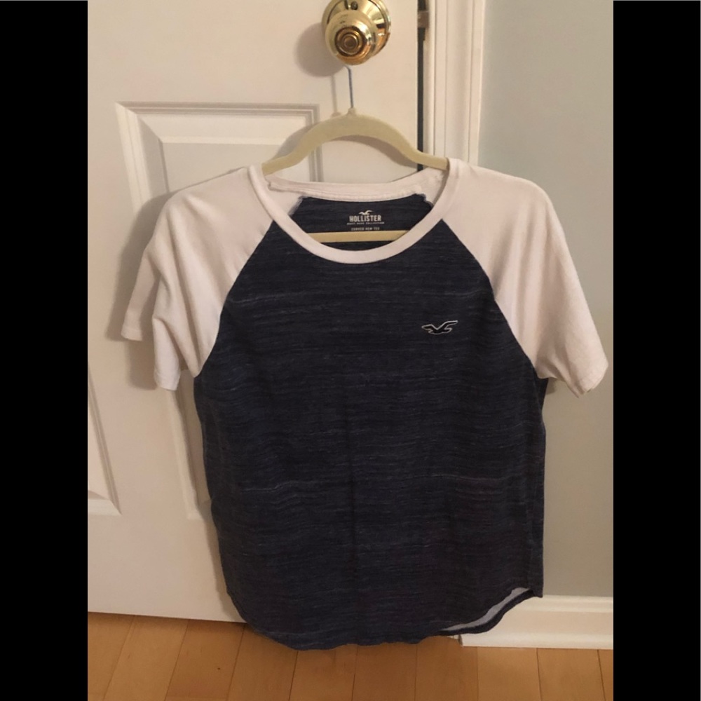 Holister tee